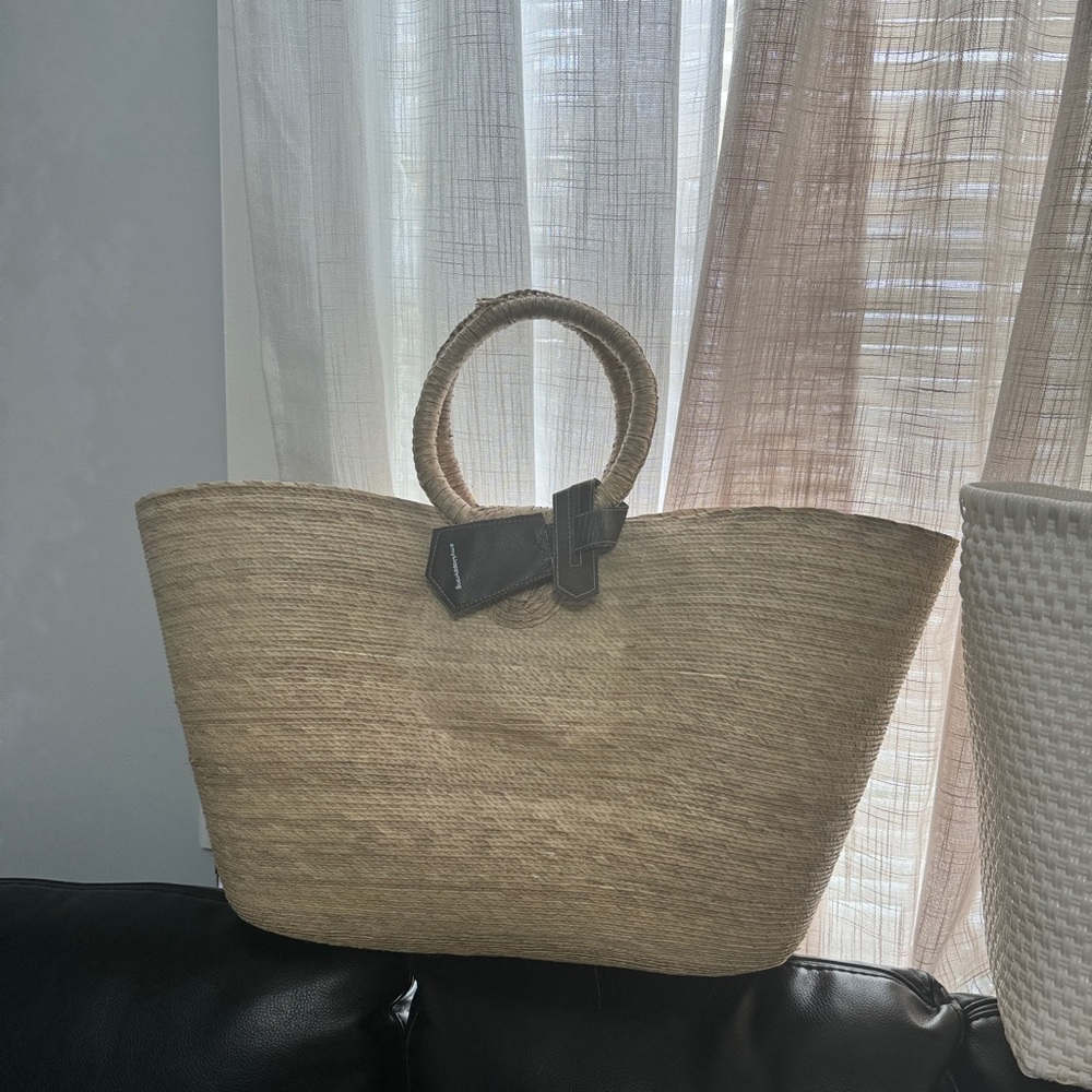 Elegant Tan Woven Tote Bag